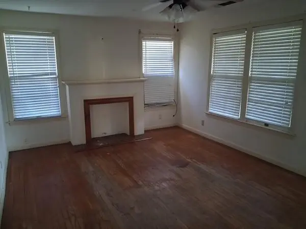 104 E Elmwood Street, Shreveport, LA 71104