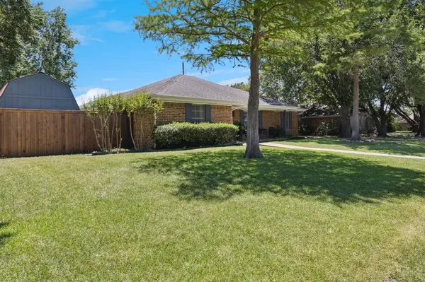 1501 Austrian Road, Grand Prairie, TX 75050