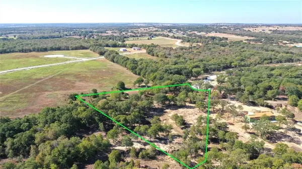 5020 Willow Oak Court, Poolville, TX 76487