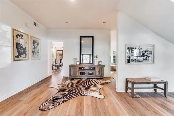 9122 Cochran Heights Drive, Dallas, TX 75220