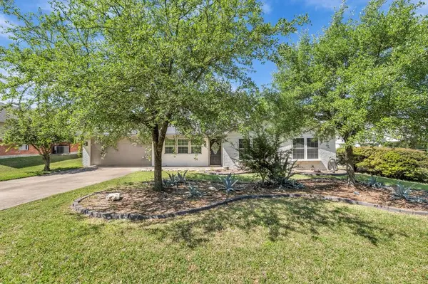 1208 Southwood Drive, Woodway, TX 76712
