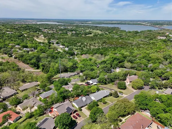 1208 Southwood Drive, Woodway, TX 76712