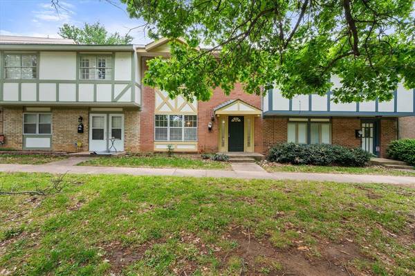 376 Westview Terrace, Arlington, TX 76013
