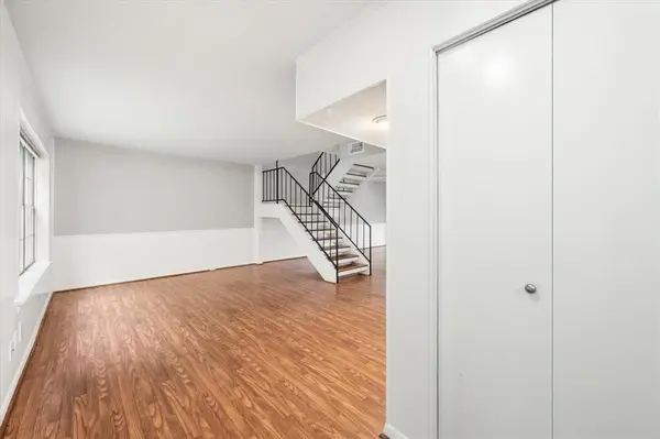 376 Westview Terrace, Arlington, TX 76013