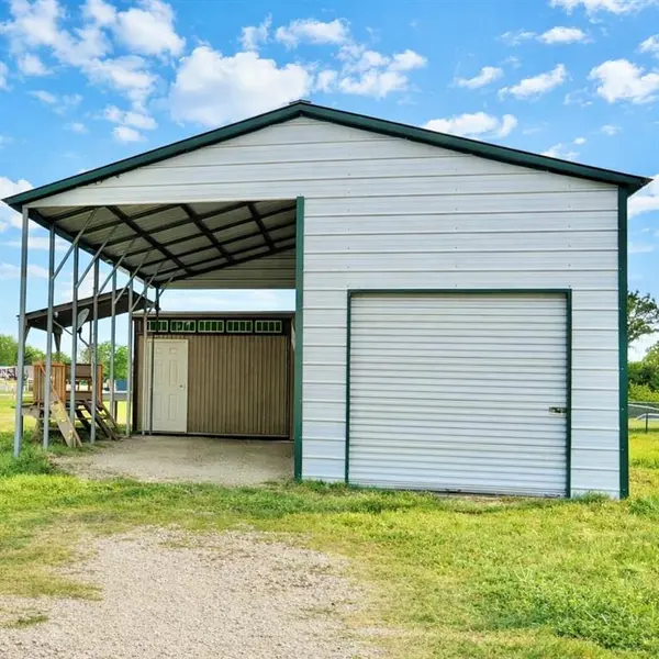 395 Holiday Village Drive, Quitman, TX 75783