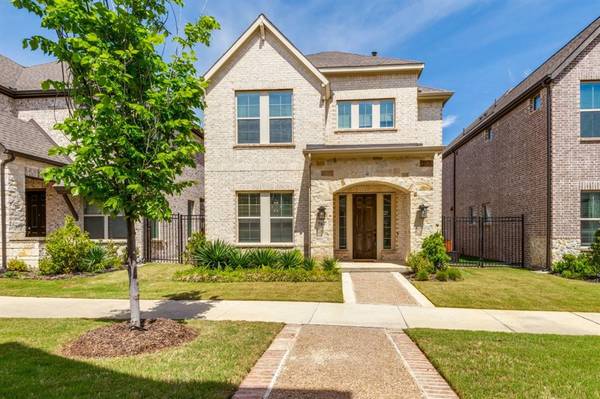 704 YELLOW WARBLER Way, Arlington, TX 76005