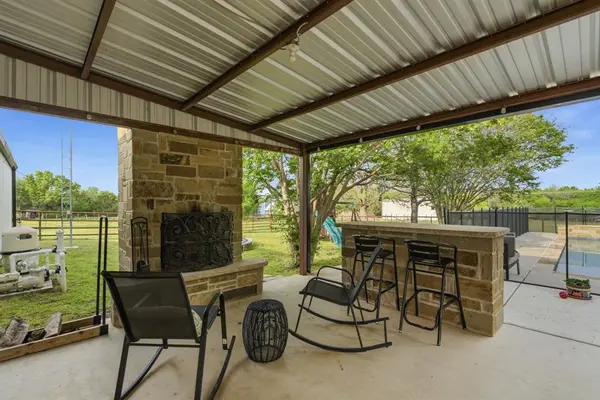 187 County Road 4195, Decatur, TX 76234