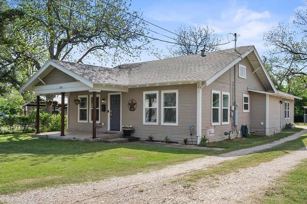 2215 W Park Row Boulevard, Corsicana, TX 75110