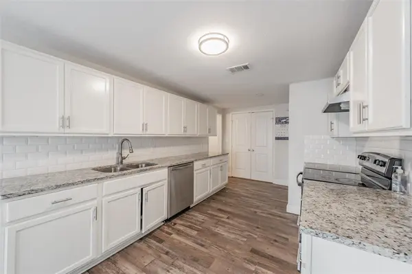 3123 Biway Street, Sansom Park, TX 76114