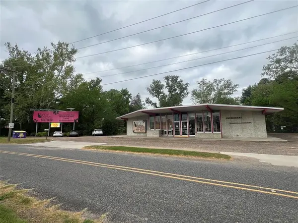 2900 Youree Drive, Shreveport, LA 71104