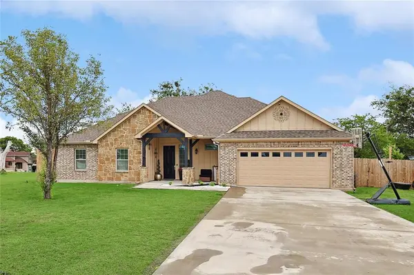 342 W Huffman Street, Krum, TX 76249