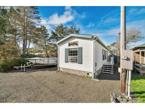 5860 HOLLY AVE, Cloverdale, OR 97112