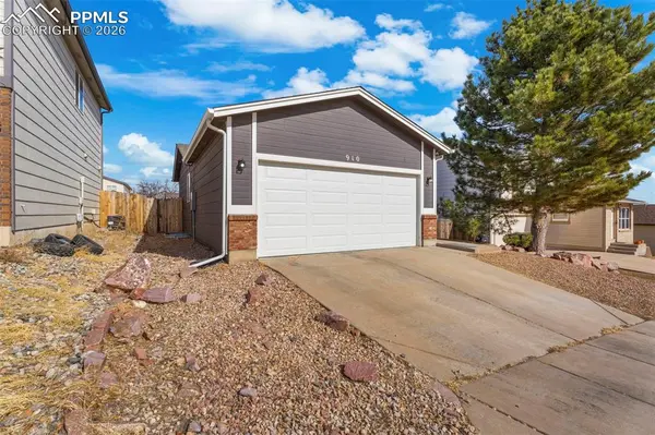 910 Lords Hill DR, Fountain, CO 80817