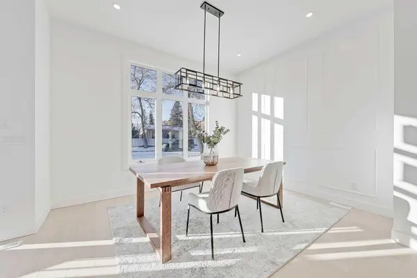 3538 43 ST SW, Calgary, AB T3E 3P5