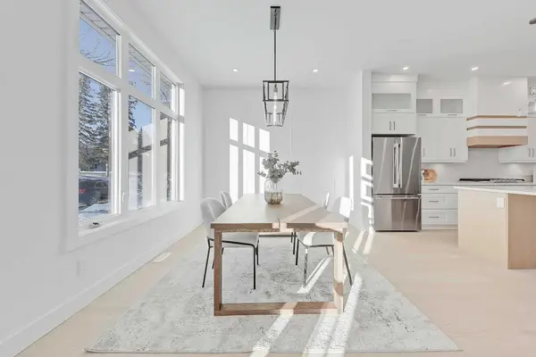 3538 43 ST SW, Calgary, AB T3E 3P5