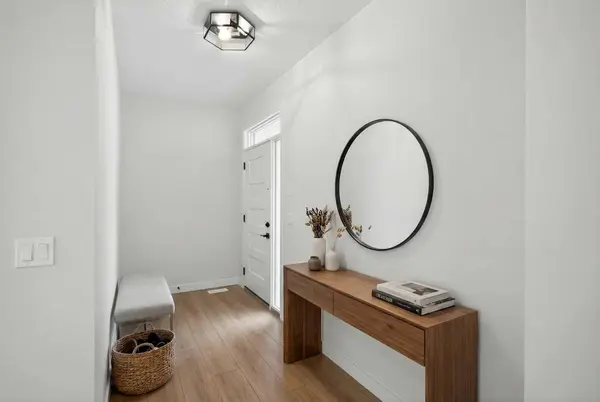 78 Silverton Glen CRES SW, Calgary, AB T2X 5C2