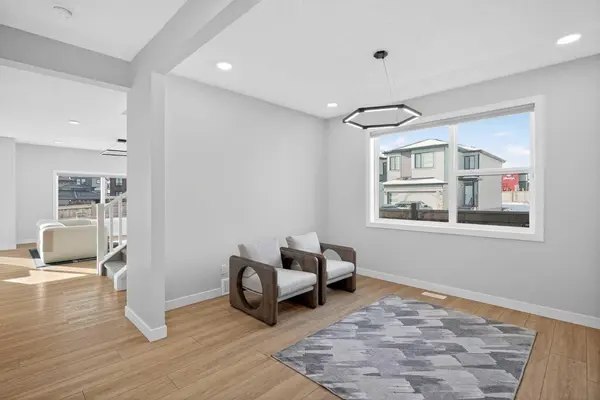 78 Silverton Glen CRES SW, Calgary, AB T2X 5C2