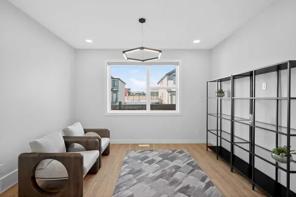 78 Silverton Glen CRES SW, Calgary, AB T2X 5C2