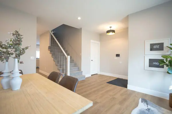 722 53 AVE SW, Calgary, AB T2V 0C3