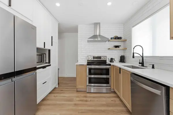 8119 Ranchview DR NW, Calgary, AB T3G 1G6