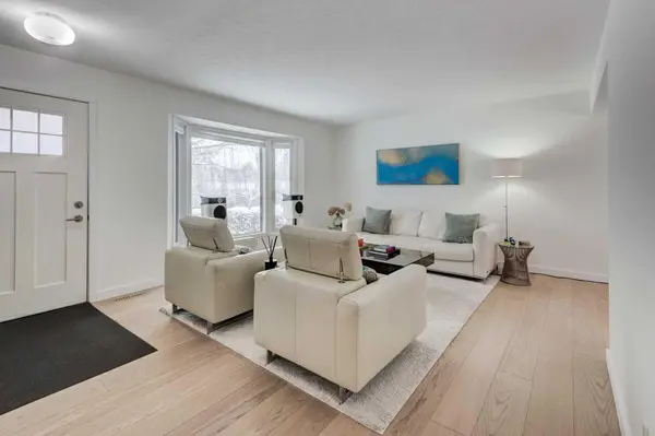 3119 46 ST SW, Calgary, AB T3E 1W7