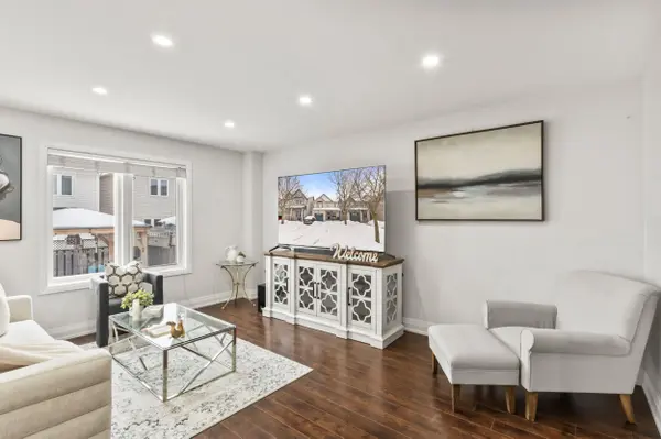 52 Norland CIR, Oshawa, ON L1L 0A6