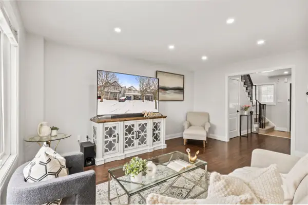 52 Norland CIR, Oshawa, ON L1L 0A6