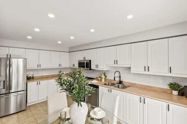 52 Norland CIR, Oshawa, ON L1L 0A6