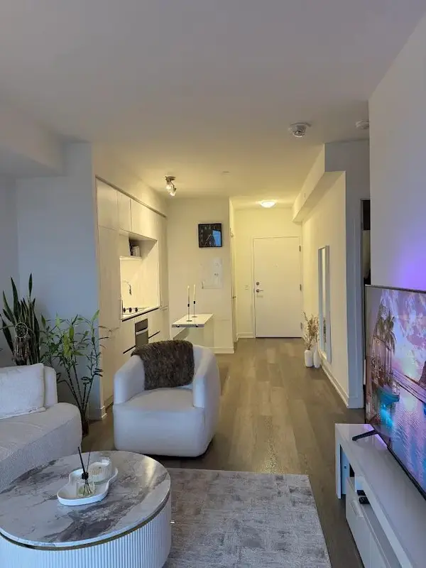 2 David Eyer RD #934, Richmond Hill, ON L4S 0N6