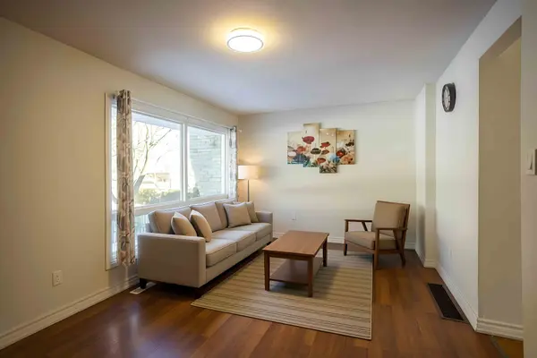 915 Inverhouse DR #15, Mississauga, ON L5J 4B2