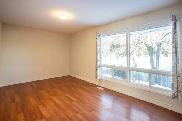 915 Inverhouse DR #15, Mississauga, ON L5J 4B2