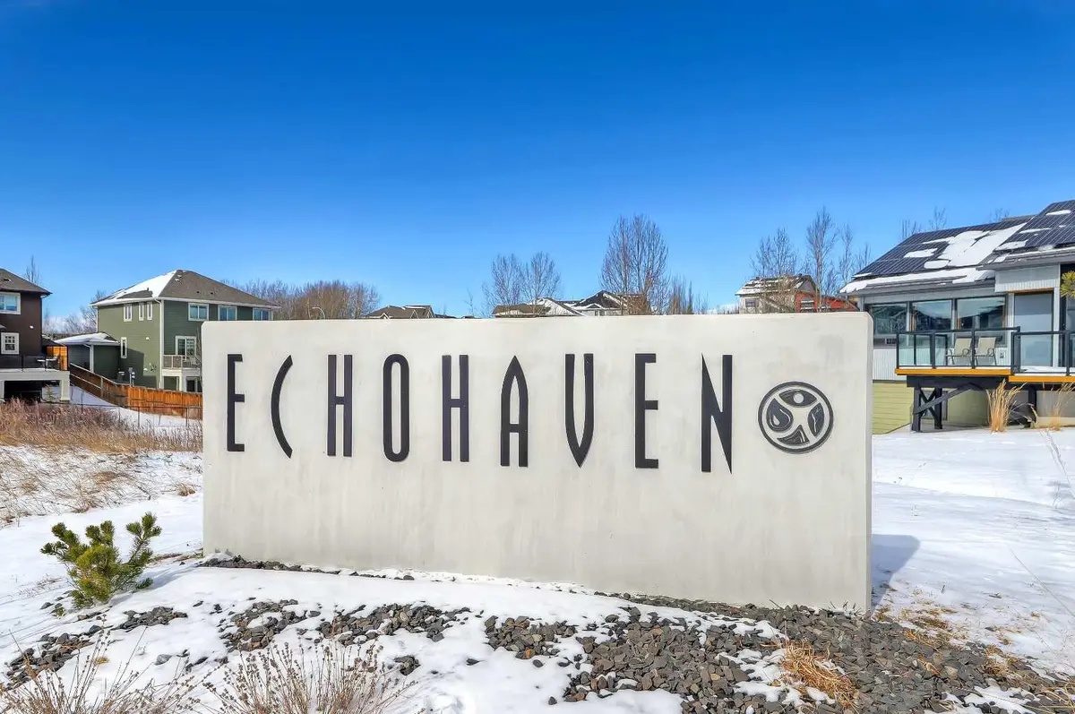 49 Rockhaven GN NW, Calgary, AB T3G 5H3