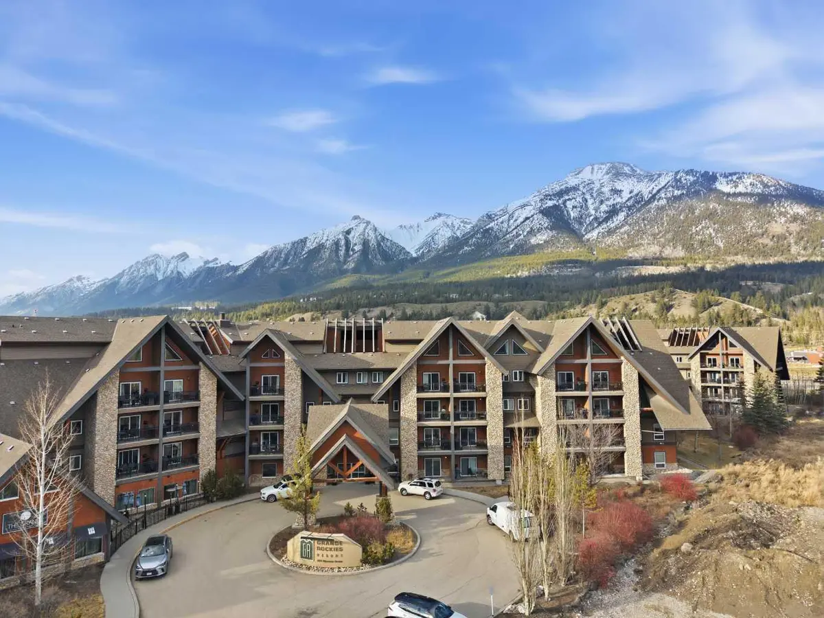 901 Mountain ST #401, Canmore, AB T1W 0C9