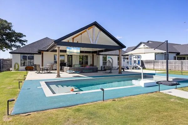 9012 Parkview Circle, Tolar, TX 76476