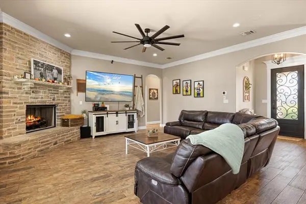 9012 Parkview Circle, Tolar, TX 76476