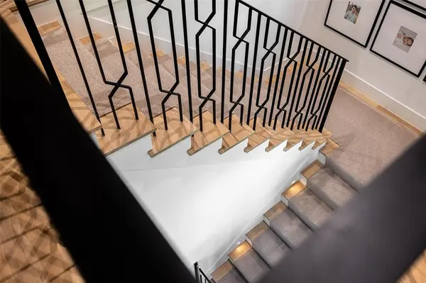 6711 Robin Road, Dallas, TX 75209