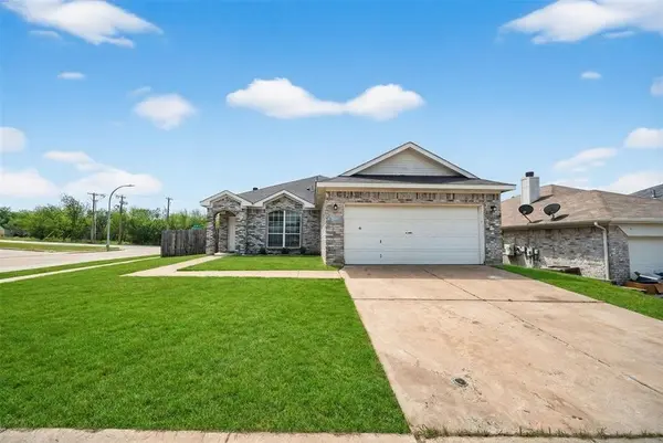 6301 Waterhill Lane, Fort Worth, TX 76179