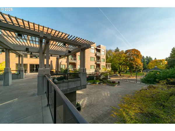 400 W 8TH ST #224W, Vancouver, WA 98660