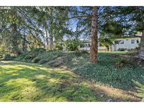 731 S RIVER RD, Cottage Grove, OR 97424