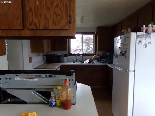 3113 NE SCHMIDT LN, Hubbard, OR 97032