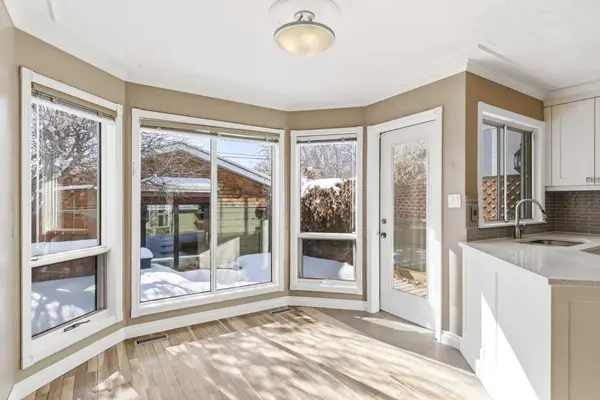 613 25 AVE NE, Calgary, AB T2E 1Y6