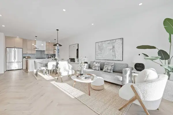 1524 29 AVE SW #1, Calgary, AB T2T 1M3