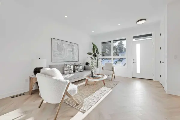 1524 29 AVE SW #1, Calgary, AB T2T 1M3