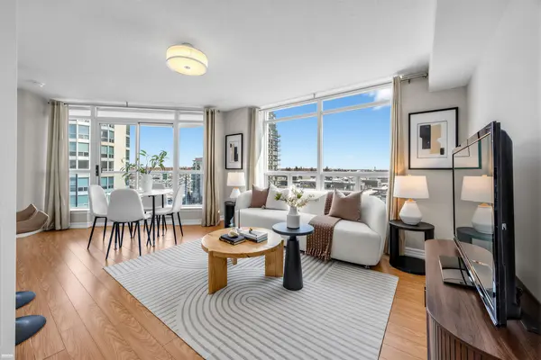 340 Watson ST W #916, Whitby, ON L1N 9G1