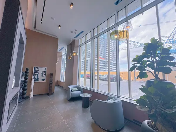 1010 Sandy Beach RD #911, Pickering, ON L1W 0C7