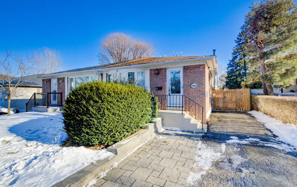 3446 Bannerhill AVE, Mississauga, ON L4X 1V1