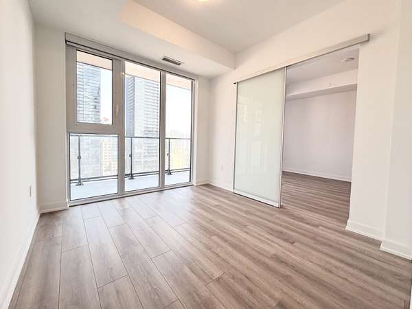 634 Church ST #1608, Toronto C08, ON M4Y 0G9