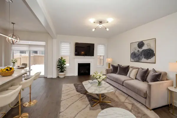 67 Ogston CRES, Whitby, ON L1P 0H2