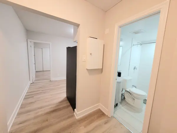 1371 King ST W #101, Toronto W01, ON M6K 1H4