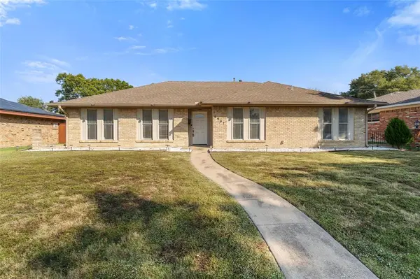 6907 Pickrell Drive, Dallas, TX 75227